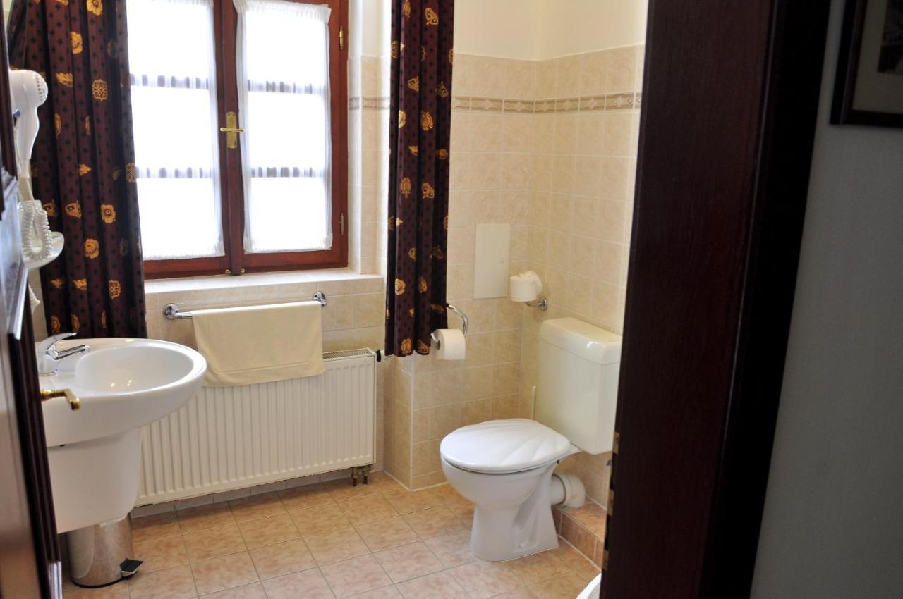 Hotel St Florian Loket Buitenkant foto